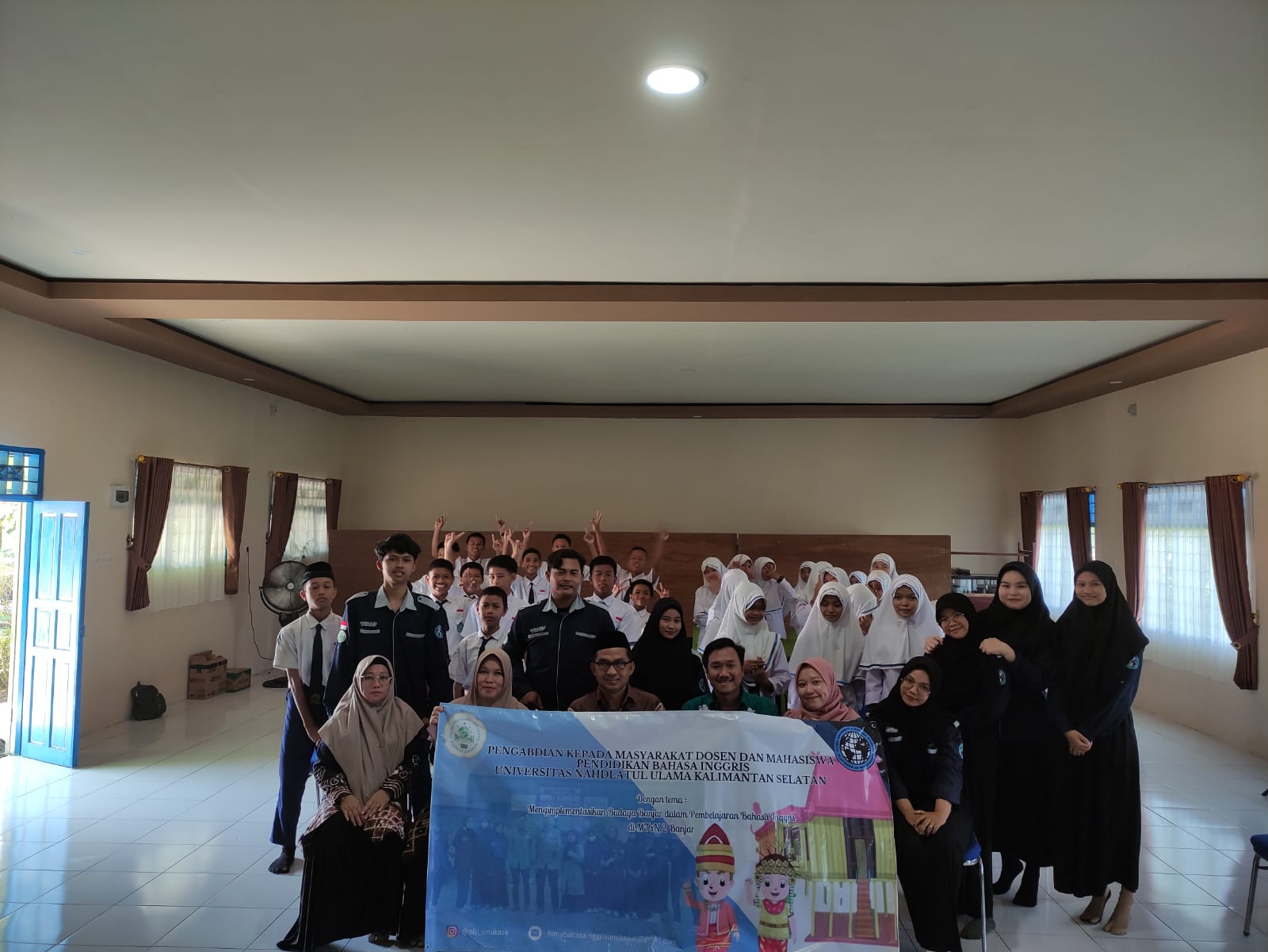 Pelaksanaan PkM di MTSN 2 Banjar dalam pengimplementasian budaya Banjar terintegrasi Bahasa Inggris 